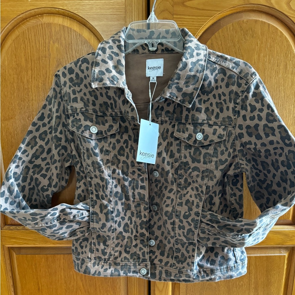 Kenzie NWT Denim Jacket, Cheetah Print, Button Front, Size M.